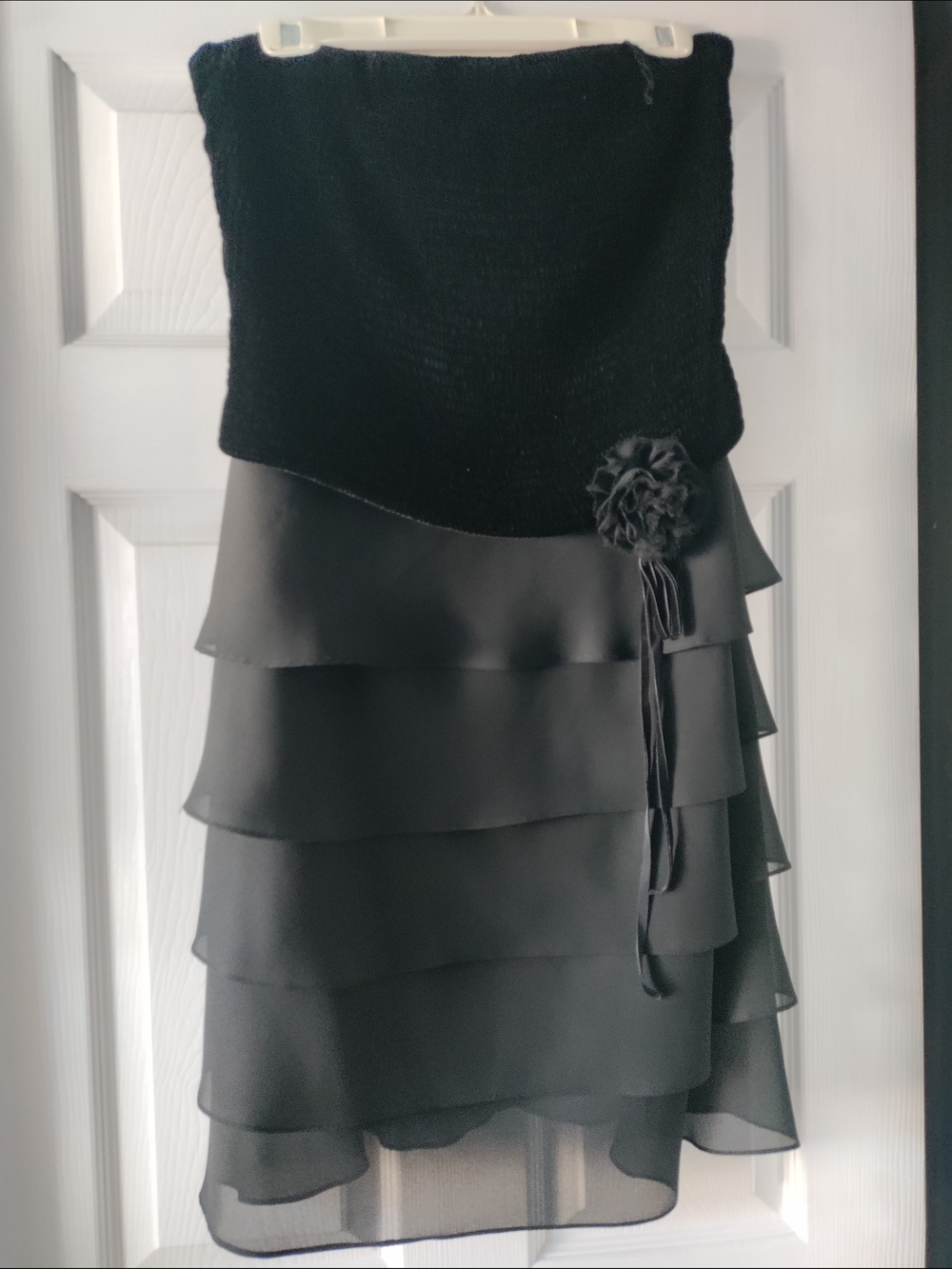 Donna Morgan Black Strapless Tiered Chiffon Cocktail Dress with Floral Accent